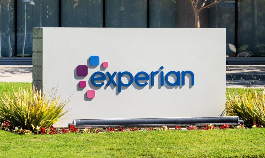Triver Deploys Experian Solutions to Accelerate SMB Lending